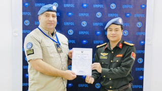 Sĩ quan Công an Việt Nam được khen thưởng đột xuất tại Nam Sudan